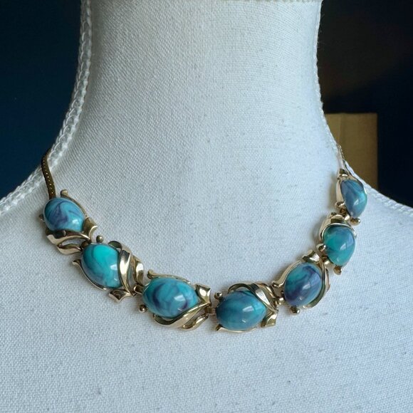Vintage 60s Oceanic Aqua Acrylic Cabochon in Gold Necklace - Picture 8 of 10